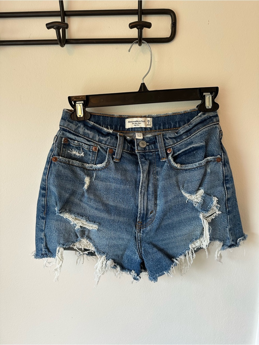 Abercrombie & Fitch Curve Love High-Rise Mom Denim Shorts - medium ripped wash